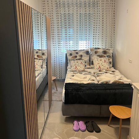 Apartment 2 In Duisburg-Mitte, Altstadt Bagian luar foto