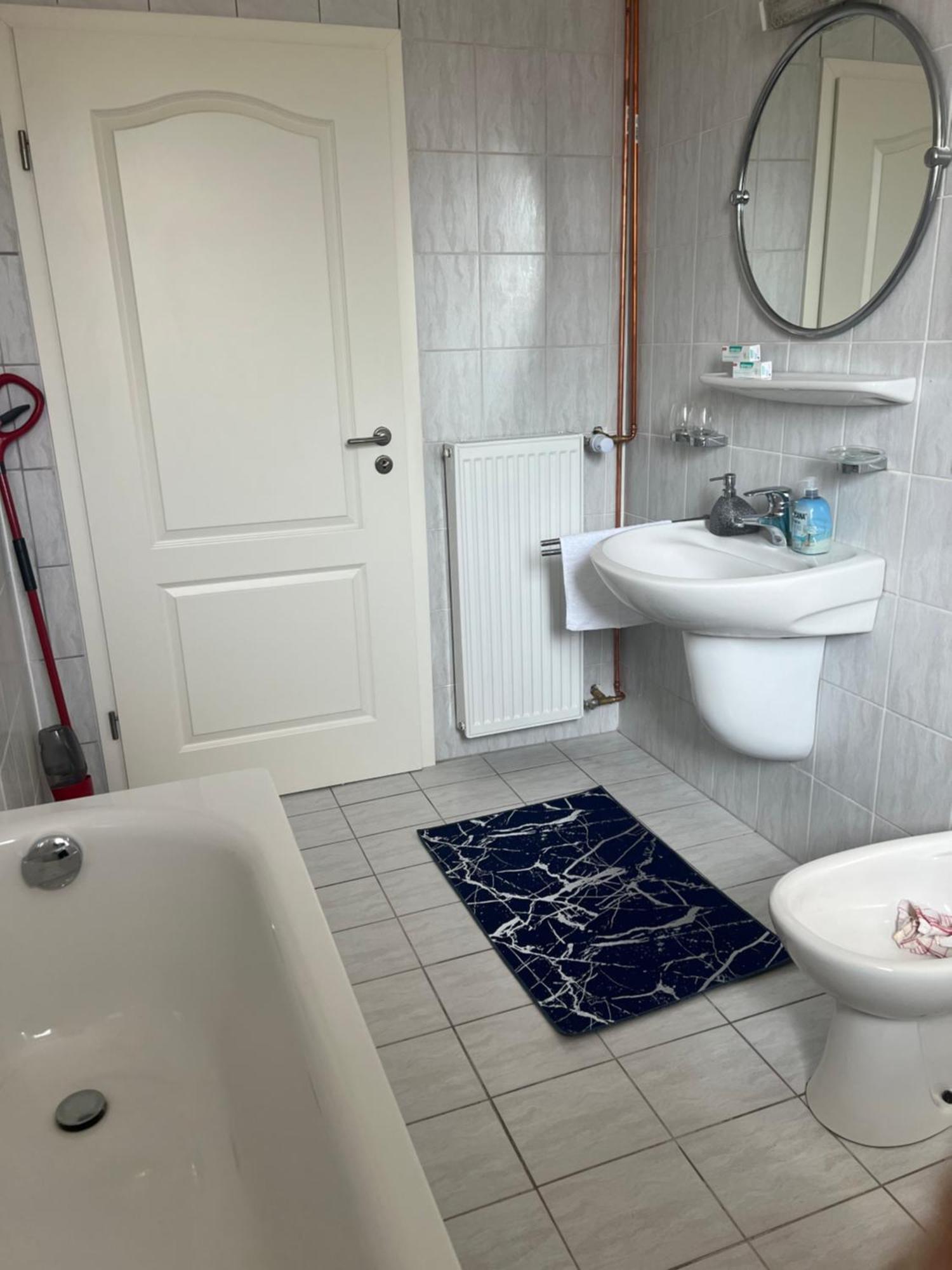 Apartment 2 In Duisburg-Mitte, Altstadt Bagian luar foto